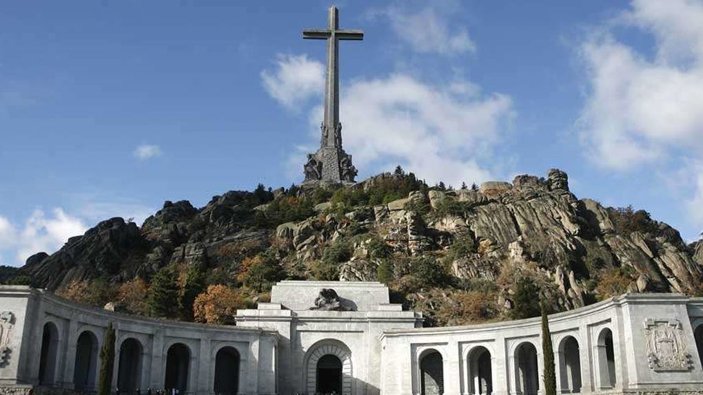 El prior del Valle de los Caídos: «No se llevarán a Franco, Sánchez ha fracasado»