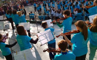 Centenares de personas llenan el Parque Municipal de Béjar por la música