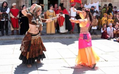 Arranca el Mercado Manuelino de Freixo con recreaciones históricas, teatro, malabares y danzas