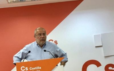 El pacto de Castilla y León en el aire: Cs duda de la «regeneración» del PP y se reunirá con el PSOE