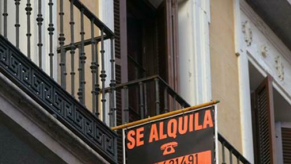 Cartel-alquiler-vivienda_1239786072_13610069_1020x574