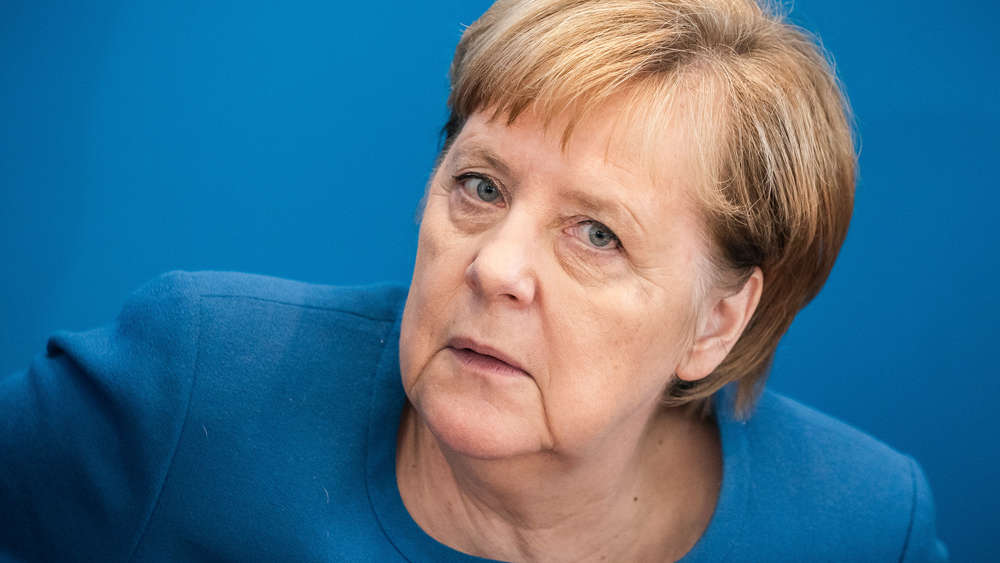 Ungewöhnliche Szene: Merkel stoppt Rede abrupt – und fordert Applaus