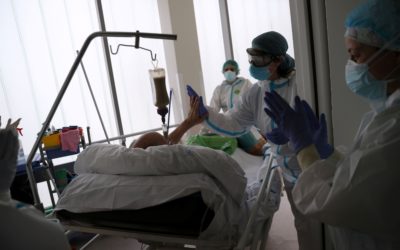 50.455 sanitarios infectados, la cifra que avergüenza a España: ¿por qué?